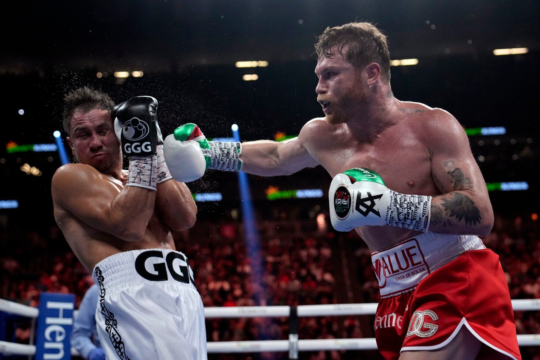APTOPIX Alvarez Golovkin Boxing
